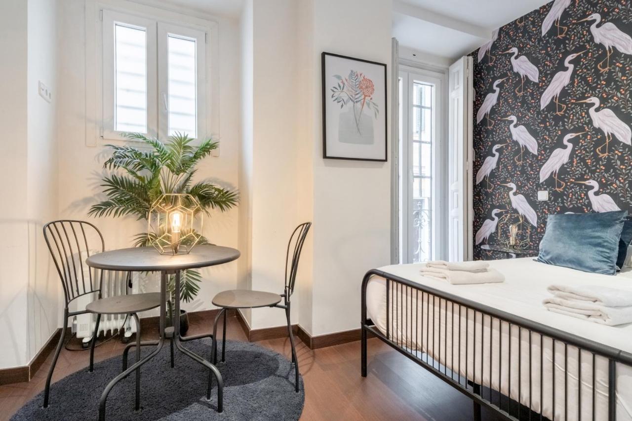 2 Bedrooms 2 Bathrooms Furnished - Malasana - Bright Stylish - Mintystay مدريد المظهر الخارجي الصورة